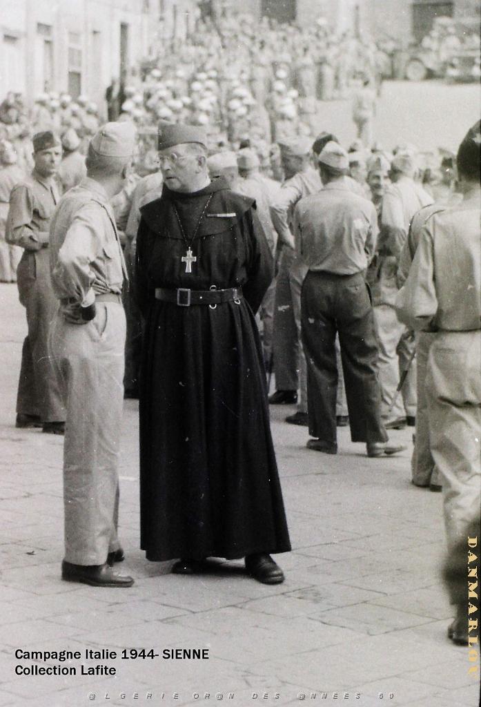 CAMPAGNE D ITALIE 1944 SIENNE  14 JUILLET   (11).JPG